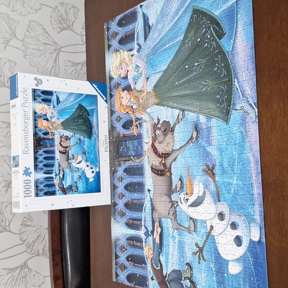 Ravensburger Disney Frozen 1000 Piece Puzzle - Picture 4 of 7